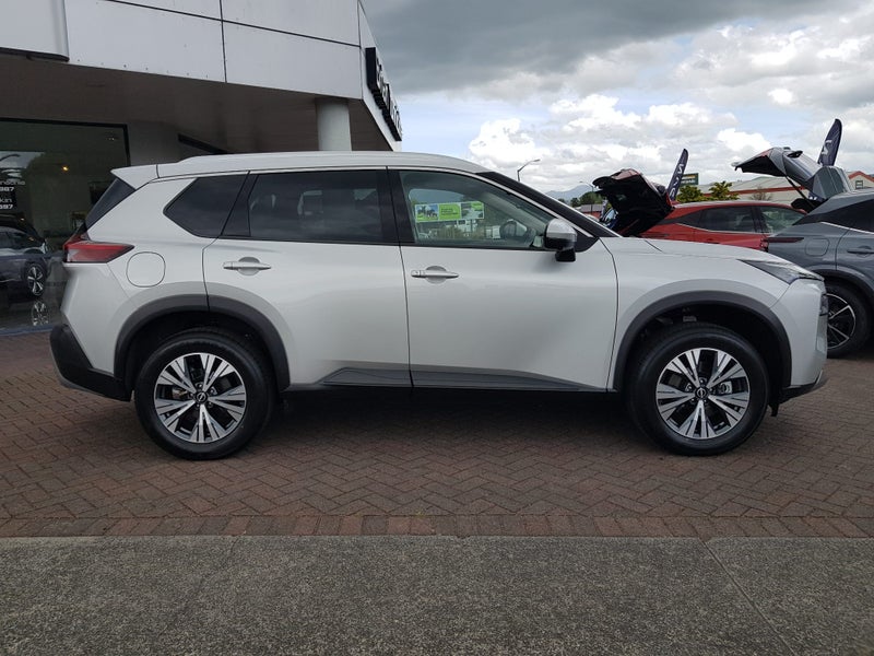2024 Nissan X-Trail ST-L 4WD 7 Seater image 2