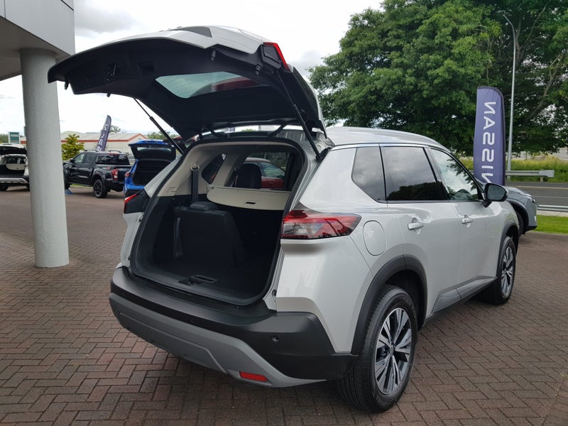2024 Nissan X-Trail ST-L 4WD 7 Seater image 4