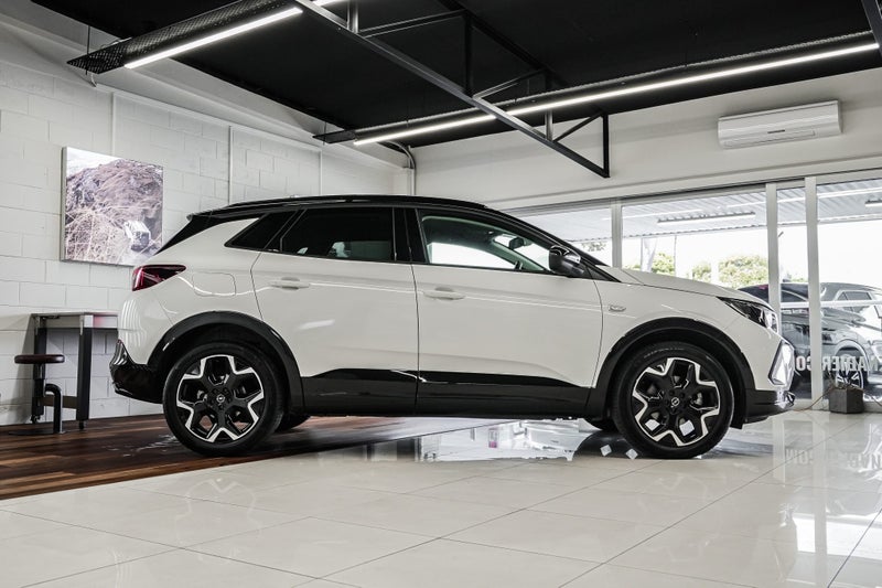 2024 Opel Grandland TOP SPEC FAMILY SUV TURBO P... image 3