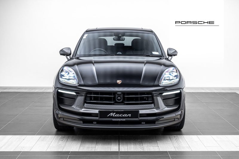 2024 Porsche Macan T image 4