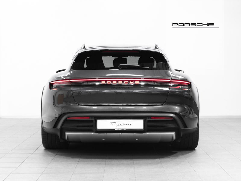 2024 Porsche Taycan 4 Cross Turismo II image 4