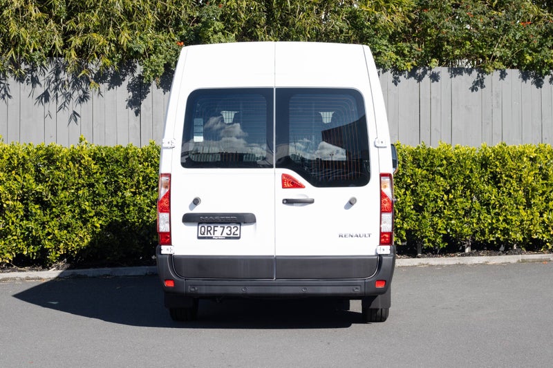 2024 Renault Master MiniBus 12 Seater L2H2 MWB image 5