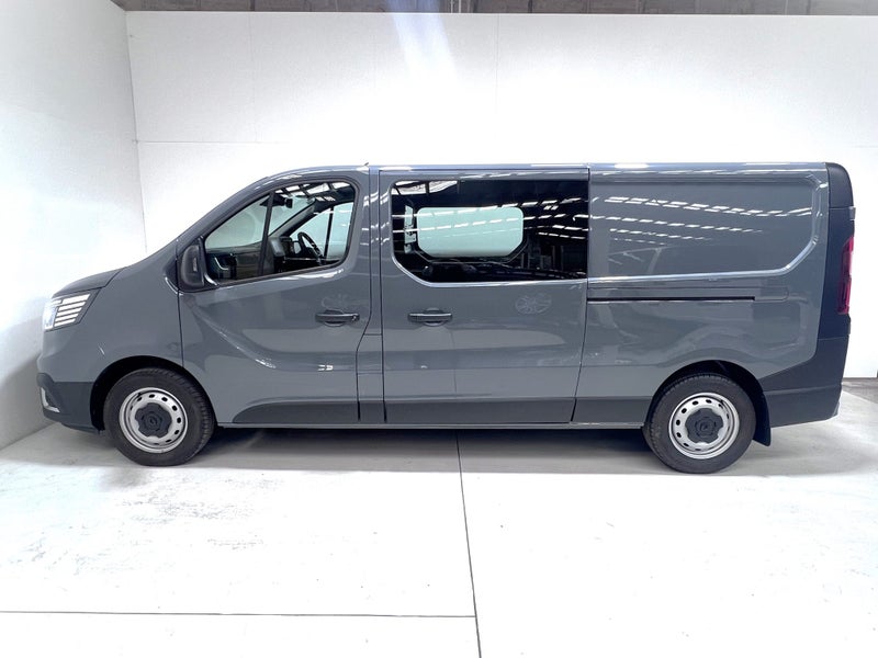 2024 Renault Trafic LWB 2.0 T/D AUTO - IN STOCK... image 4
