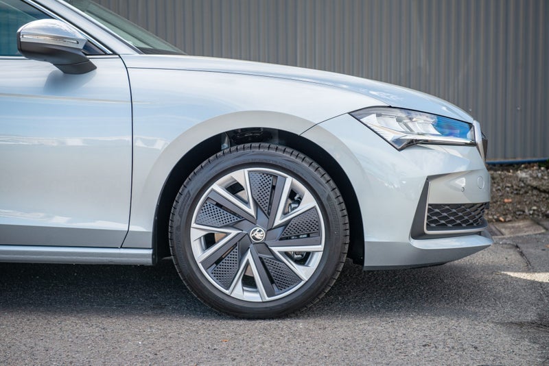 2024 Skoda Superb Wagon 195Kw 4X4 image 5