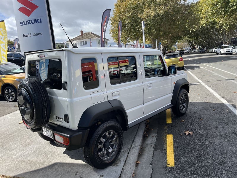 2024 Suzuki Jimny 5-DOOR image 4