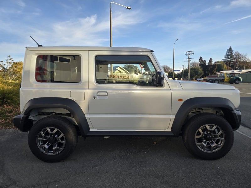 2024 Suzuki Jimny Sierra 1.5 Auto 4x4 - image 3