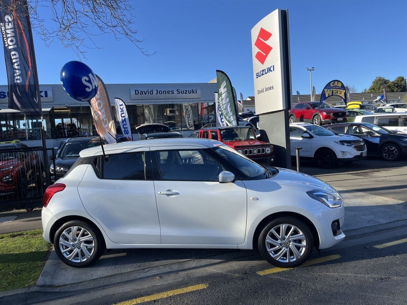 2024 Suzuki Swift GLX Hybrid image 4