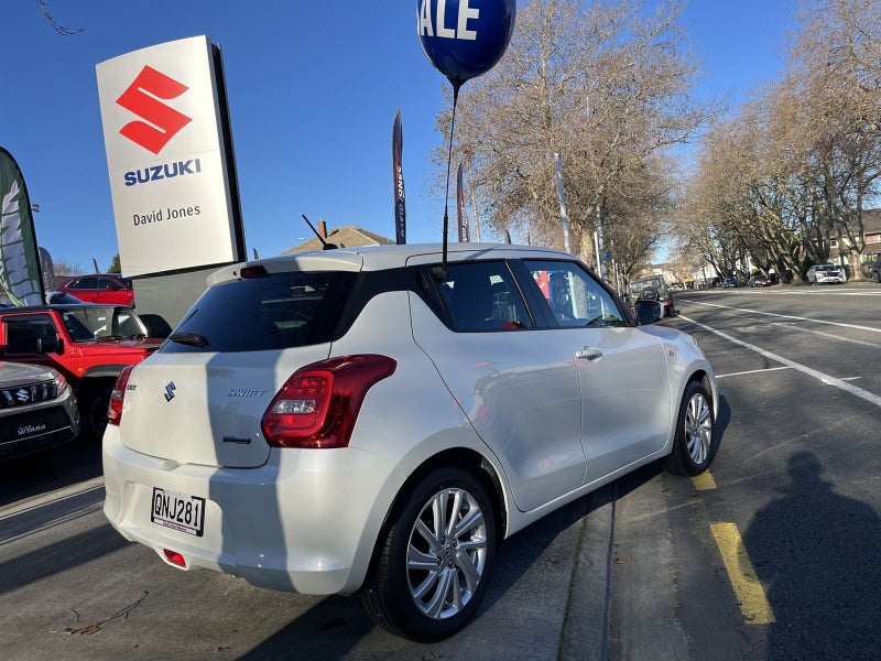 2024 Suzuki Swift GLX Hybrid image 5