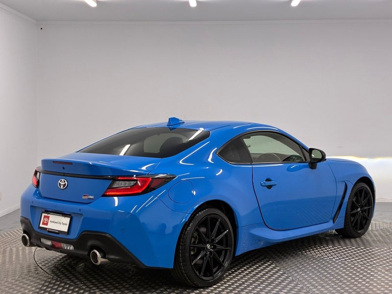 2024 Toyota 86 GR RZ 2.4P Couple image 3