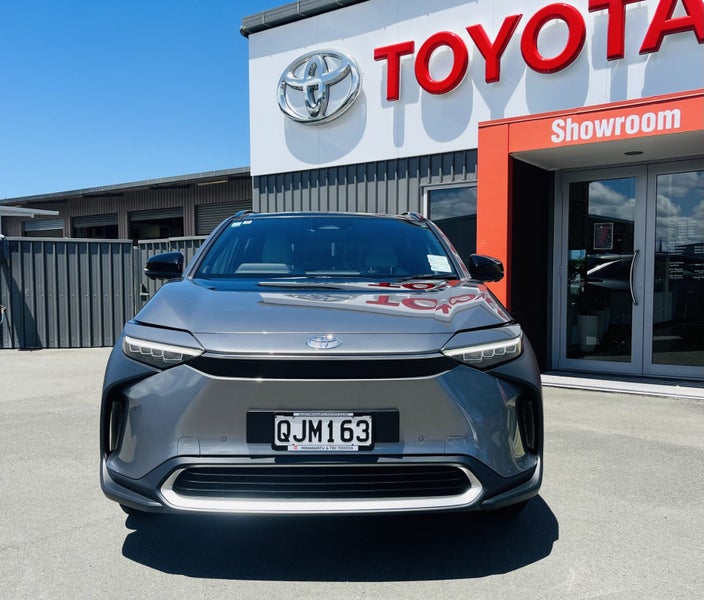 2024 Toyota bZ4X Motion BEV AWD Automatic SUV image 2