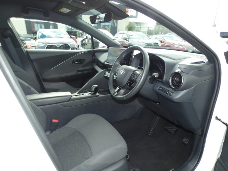 2024 Toyota C-HR 1.8P GX HEV CVT FWD SUV/5D/5S... image 2