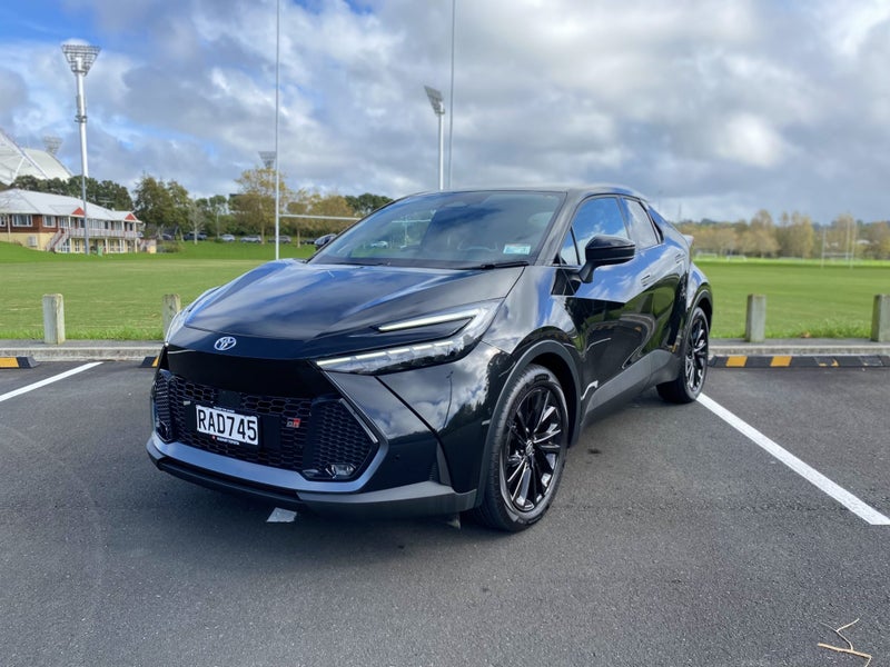 2024 Toyota C-HR GR Sport 2.0L Petrol HYBRID SU... image 3