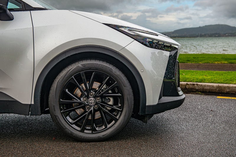 2024 Toyota C-HR GR Sport 2.0P HEV image 4