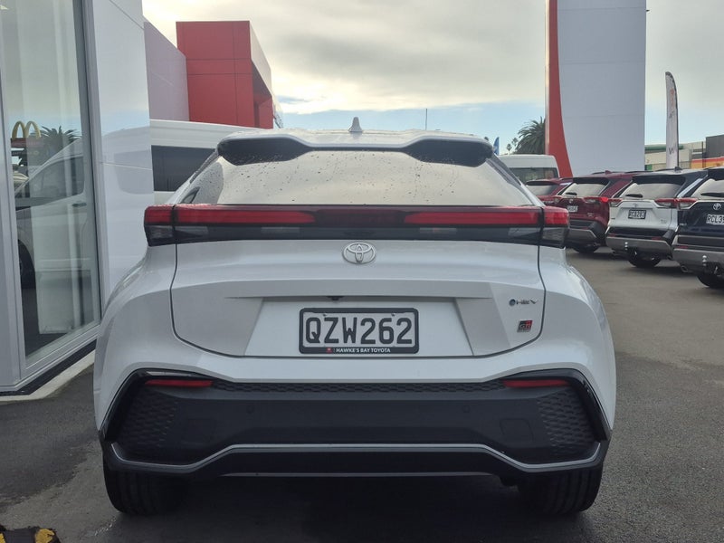 2024 Toyota C-HR GR SPORT 2.0P HEV AWD image 4