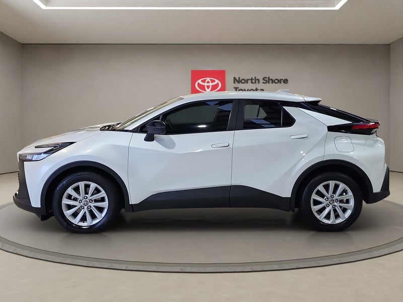 2024 Toyota C-HR GX 1.8L Hybrid FWD SUV image 4