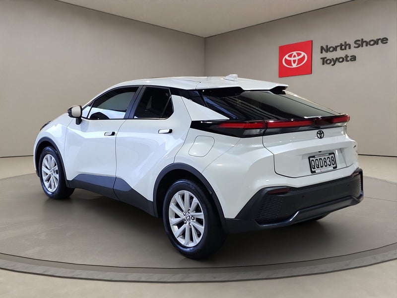 2024 Toyota C-HR GX 1.8L Hybrid FWD SUV image 5