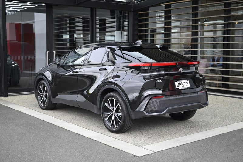 2024 Toyota C-HR GXL 1.8 Petrol Hybrid FWD SUV image 2