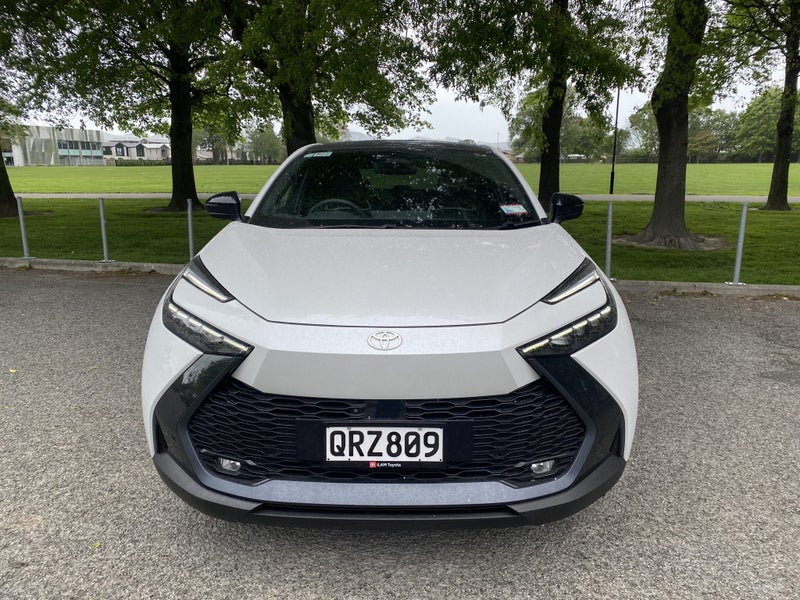 2024 Toyota C-HR Limited 1.8P HEV CVT FWD image 2