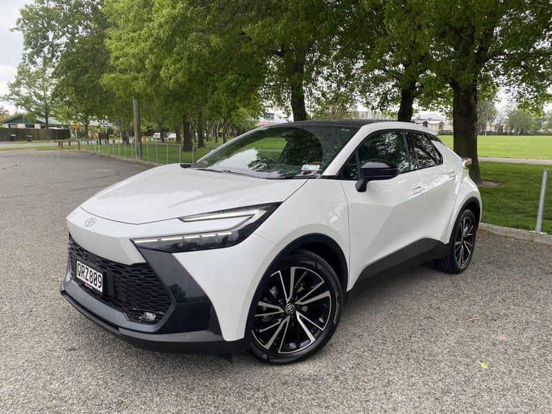 2024 Toyota C-HR Limited 1.8P HEV CVT FWD image 3
