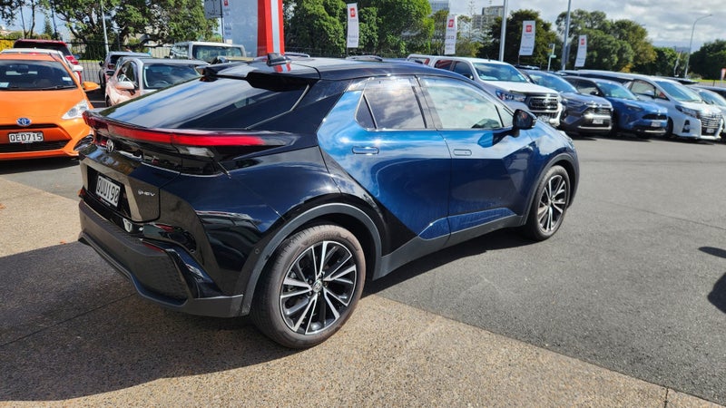 2024 Toyota C-HR Limited 1.8P HEV CVT FWD image 4