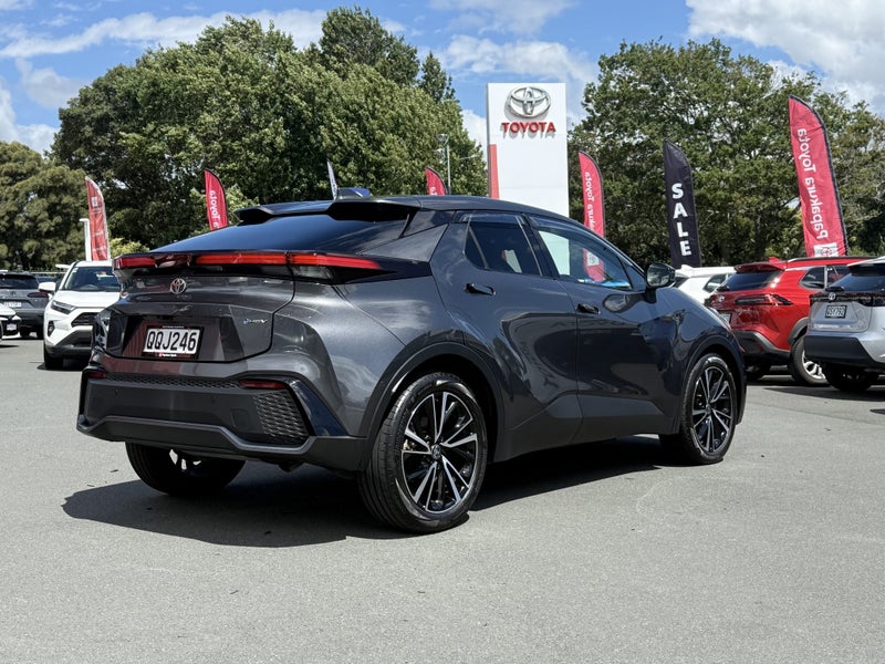 2024 Toyota C-HR Limited 1.8P HEV CVT FWD image 3
