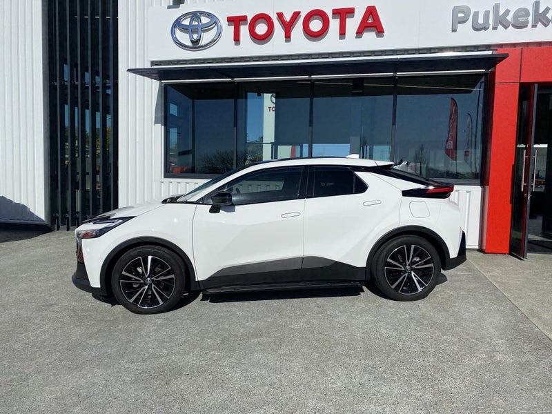 2024 Toyota C-HR Limited 1.8P HEV CVT FWD SUV image 2