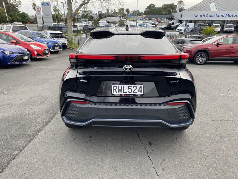 2024 Toyota C-HR Limited 1.8P Hybrid image 3