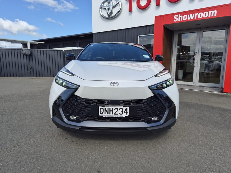 2024 Toyota C-HR Limited 1.8P Hybrid FWD Automa... image 2