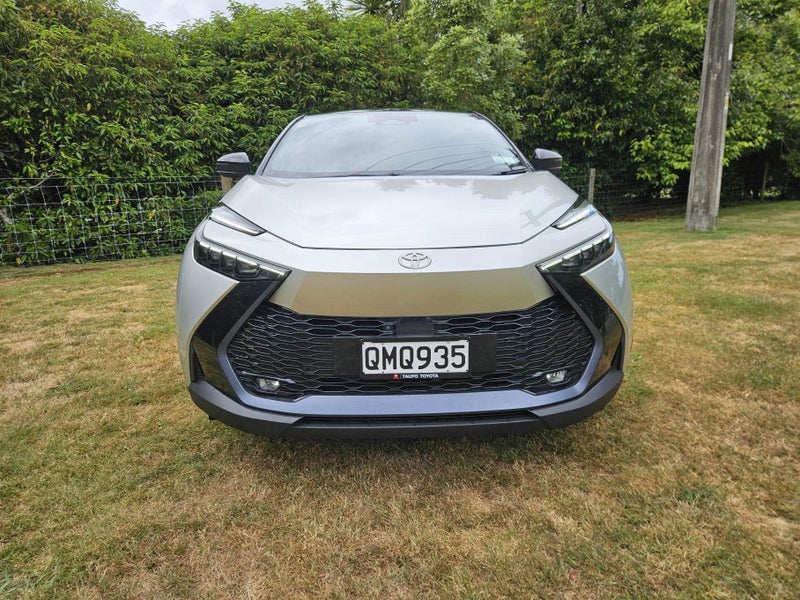 2024 Toyota C-HR Limited Hybrid Electric Vehic;le image 3