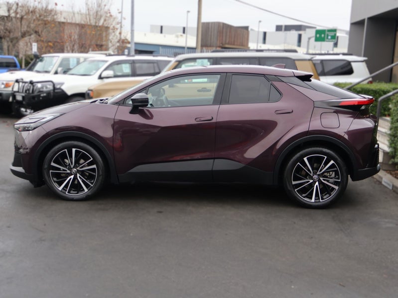 2024 Toyota C-HR Limited HYBRID, Push Start image 4