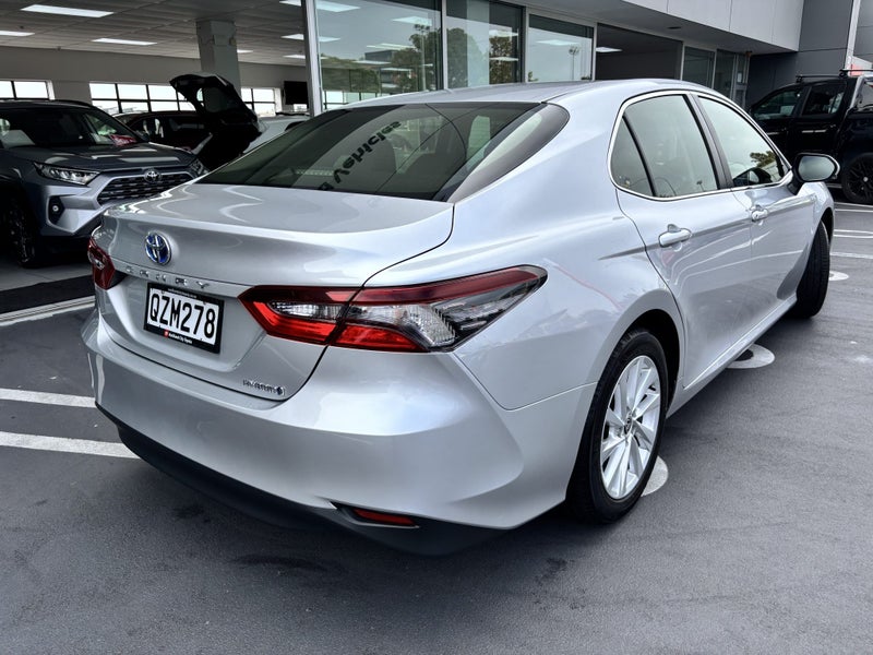 2024 Toyota Camry GX 2.5 HYBRID SPACIOUS SEDAN image 3
