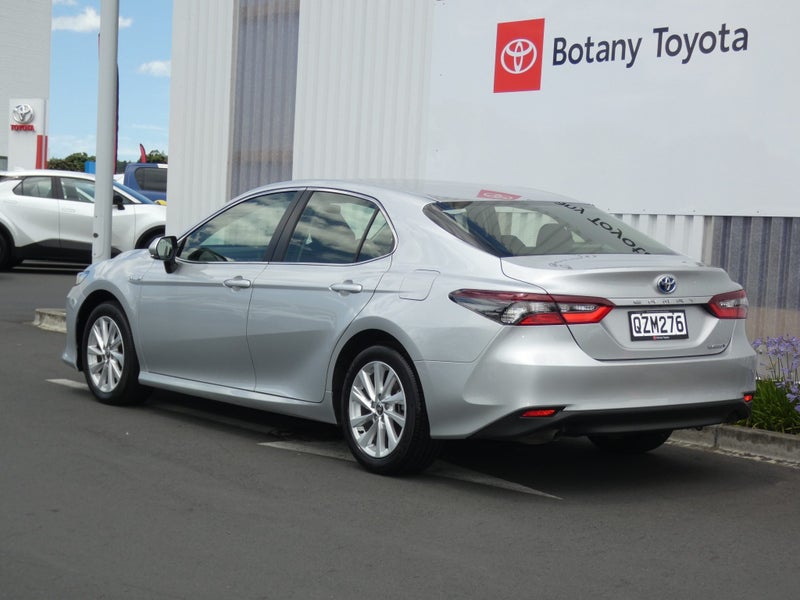 2024 Toyota Camry GX 2.5L Hybrid image 2