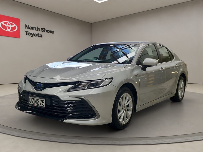 2024 Toyota Camry GX 2.5L Hybrid FWD Sedan image 3