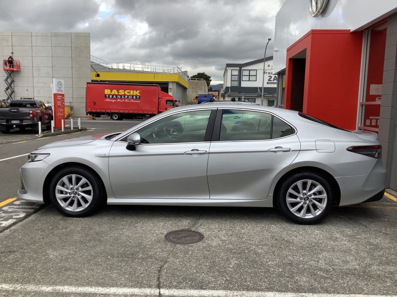 2024 Toyota Camry GX 2.5P HEV Hybrid Sedan image 3