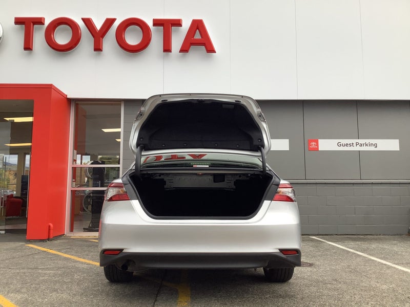 2024 Toyota Camry GX 2.5P HEV Hybrid Sedan image 4