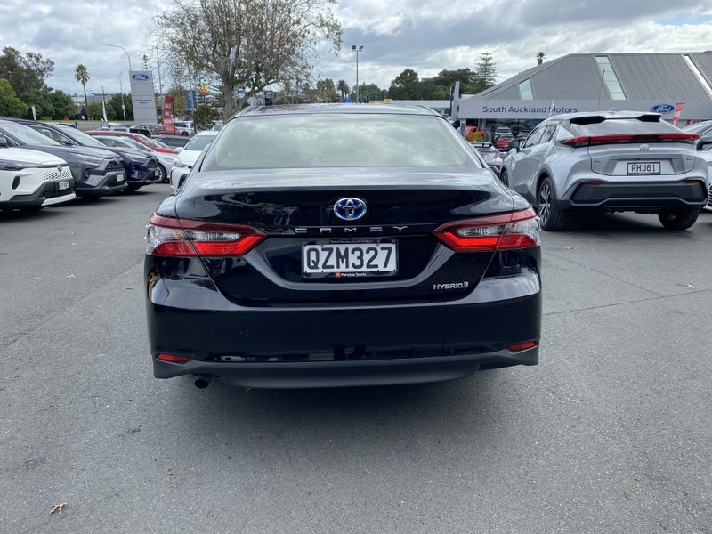 2024 Toyota Camry GX 2.5P Hybrid image 3