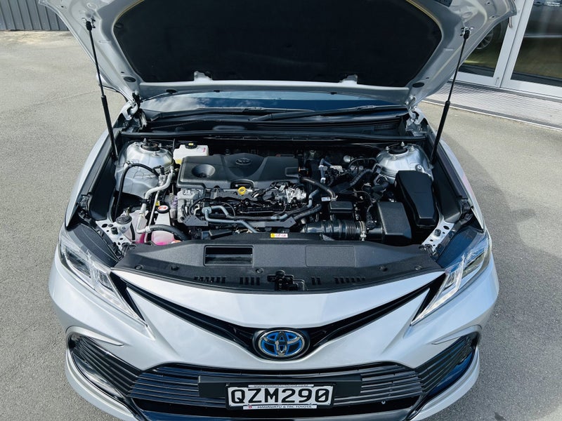 2024 Toyota Camry GX 2.5P Hybrid FWD Automatic... image 3