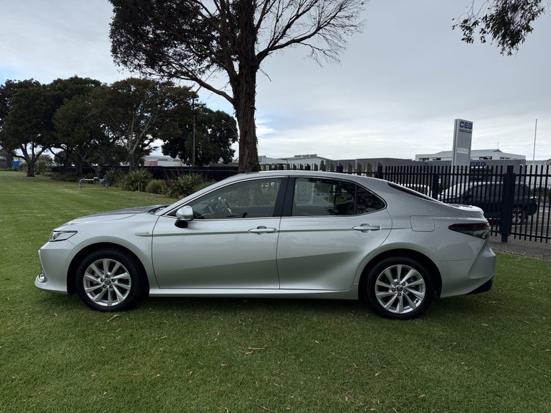 2024 Toyota Camry GX 2.5P Hybrid FWD Automatic... image 4