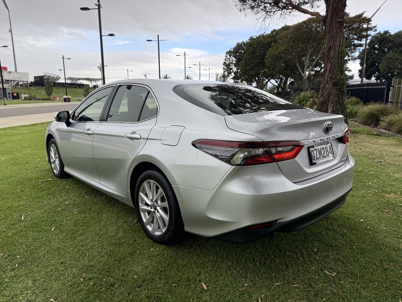 2024 Toyota Camry GX 2.5P Hybrid FWD Automatic... image 5