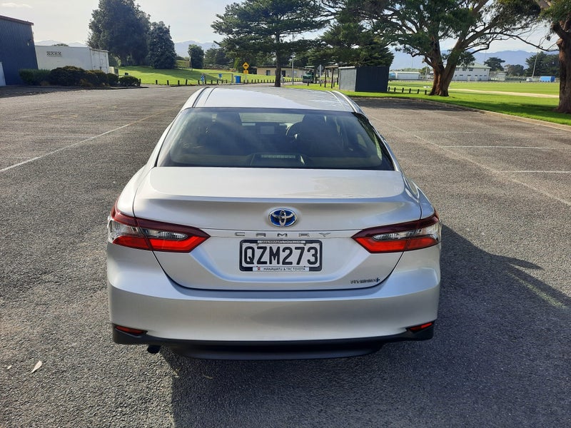 2024 Toyota Camry GX 2.5P Hybrid FWD Automatic... image 5