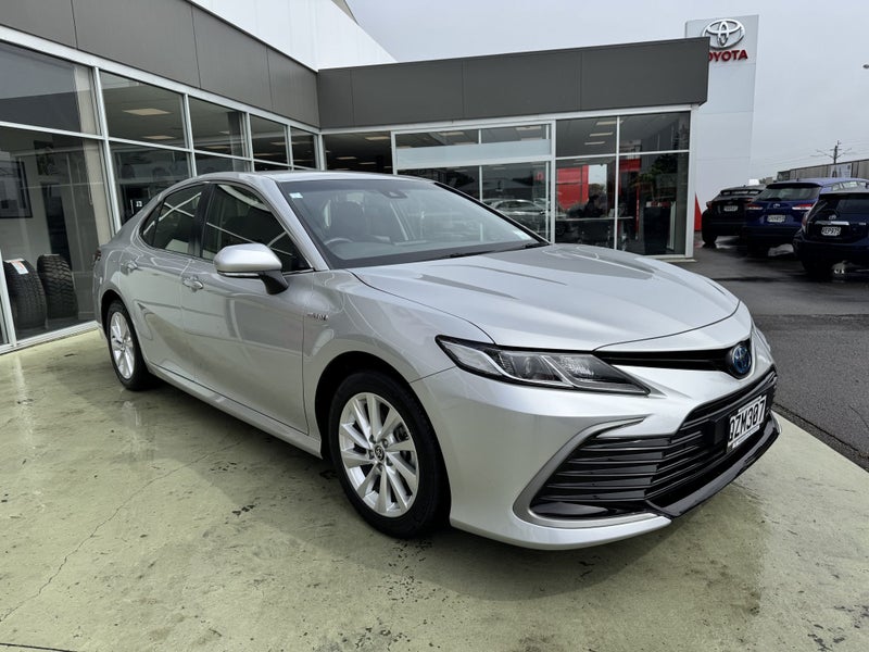2024 Toyota Camry GX 2.5P Hybrid FWD Automatic SUV image 4