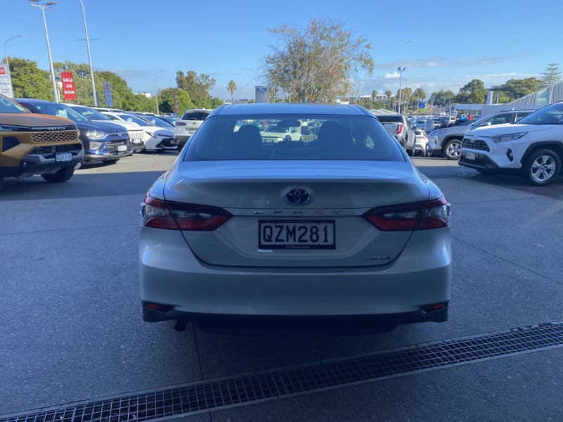 2024 Toyota Camry GX 2.5P Hybrid Sedan image 3