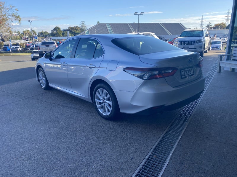 2024 Toyota Camry GX 2.5P Hybrid Sedan image 4