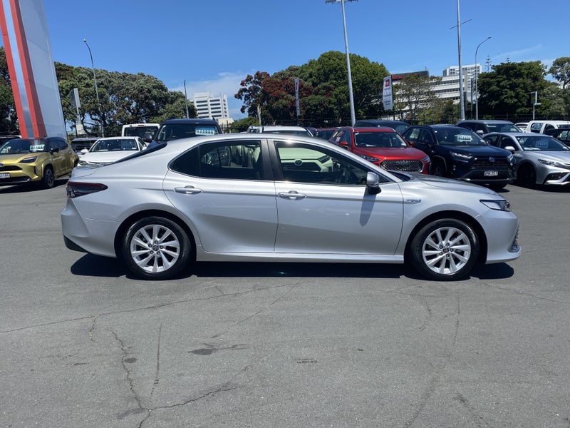 2024 Toyota Camry GX 2.5P Hybrid Sedan image 2