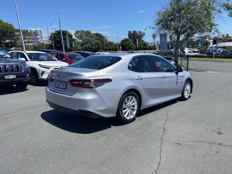 2024 Toyota Camry GX 2.5P Hybrid Sedan image 3