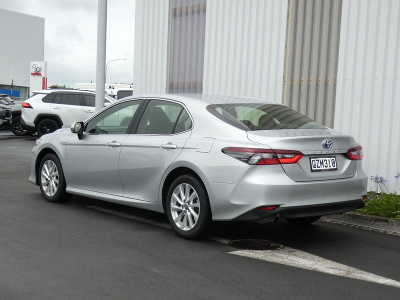 2024 Toyota Camry GX HYBRID image 3