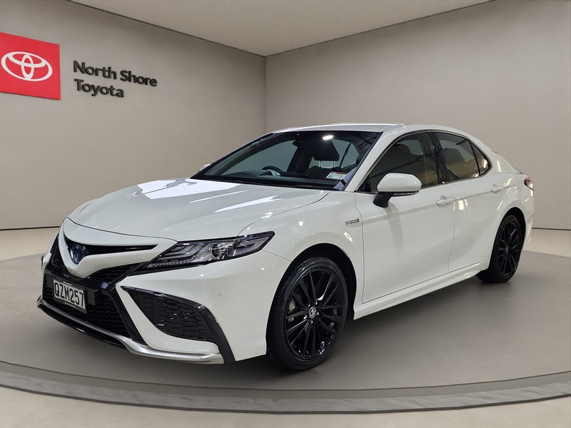 2024 Toyota Camry SX 2.5L Hybrid FWD Sedan image 3