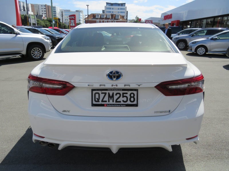 2024 Toyota Camry SX 2.5P HEV ECVT FWD SD/4D/5S image 5