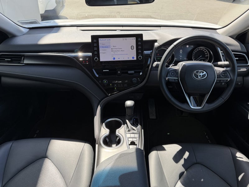 2024 Toyota Camry SX 2.5P Hybrid image 3
