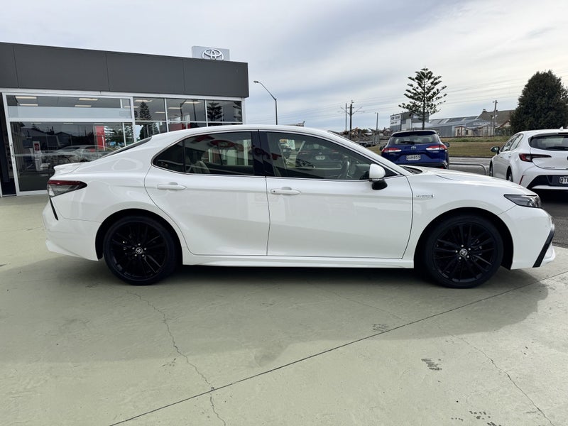 2024 Toyota Camry SX 2.5P Hybrid FWD Automatic... image 5